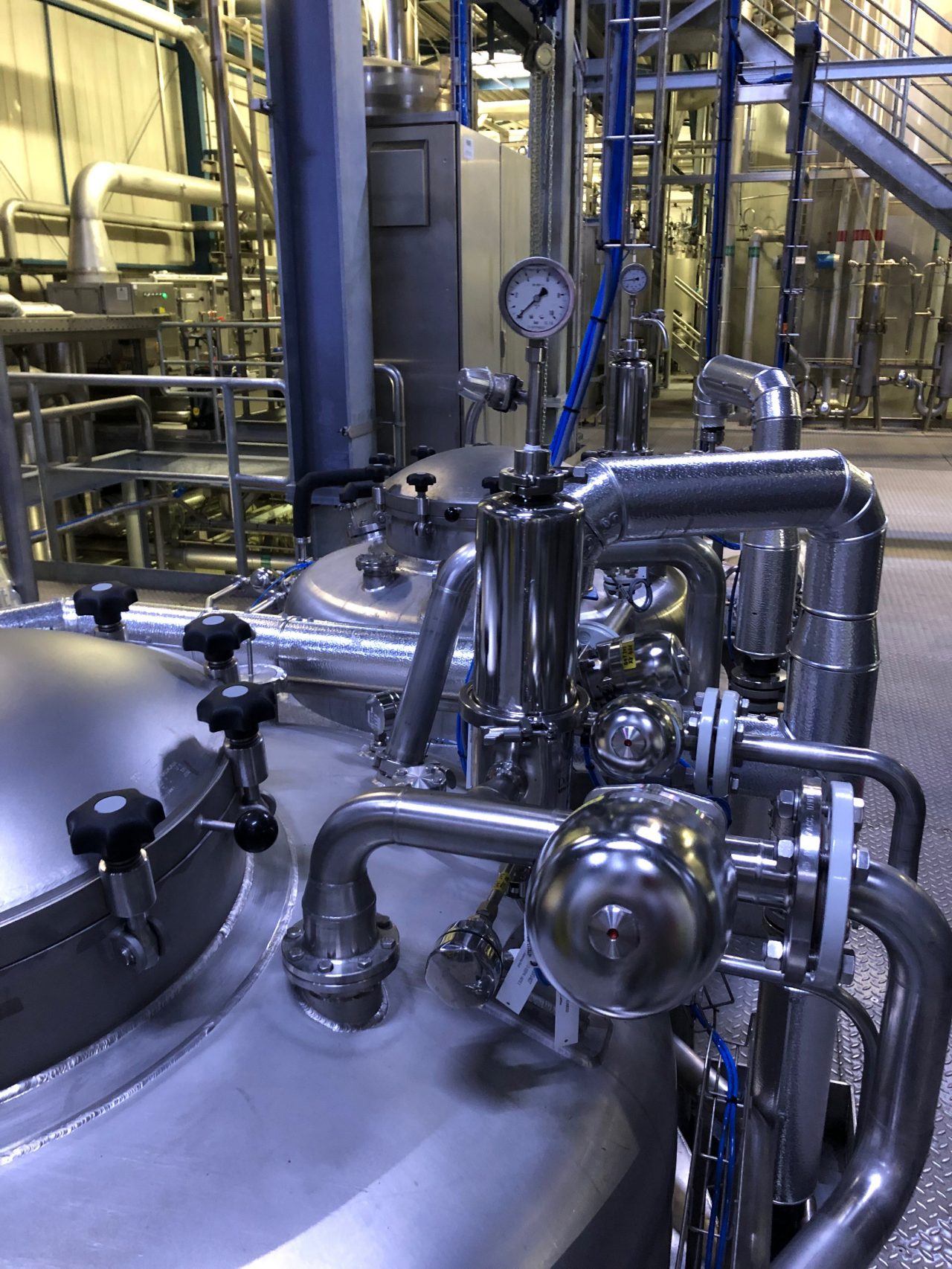 Sterile air is supplied to both fermenters via a LifeTec™ PT N membrane filter in a PG-EG filter housing. 