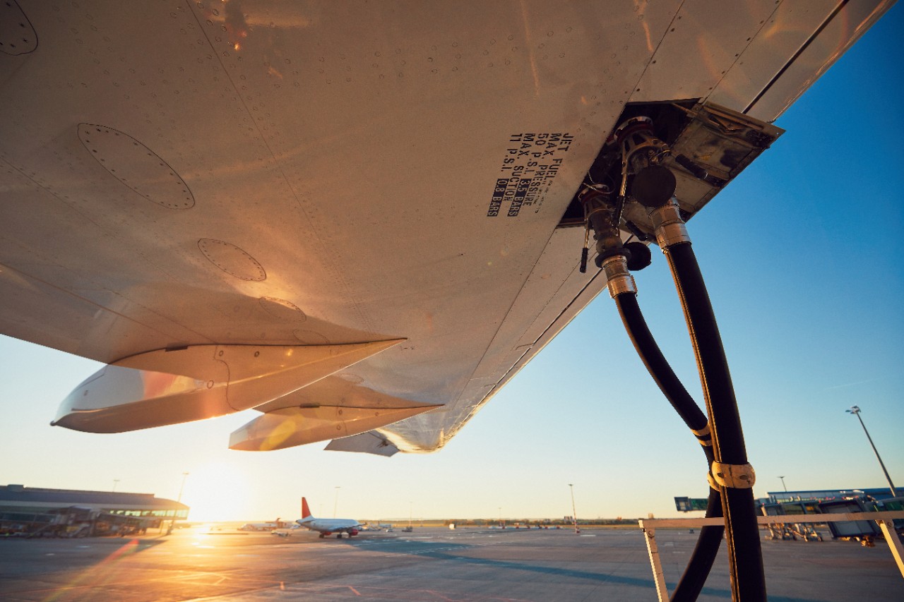 Amazing-Sunset-at-the-Airport